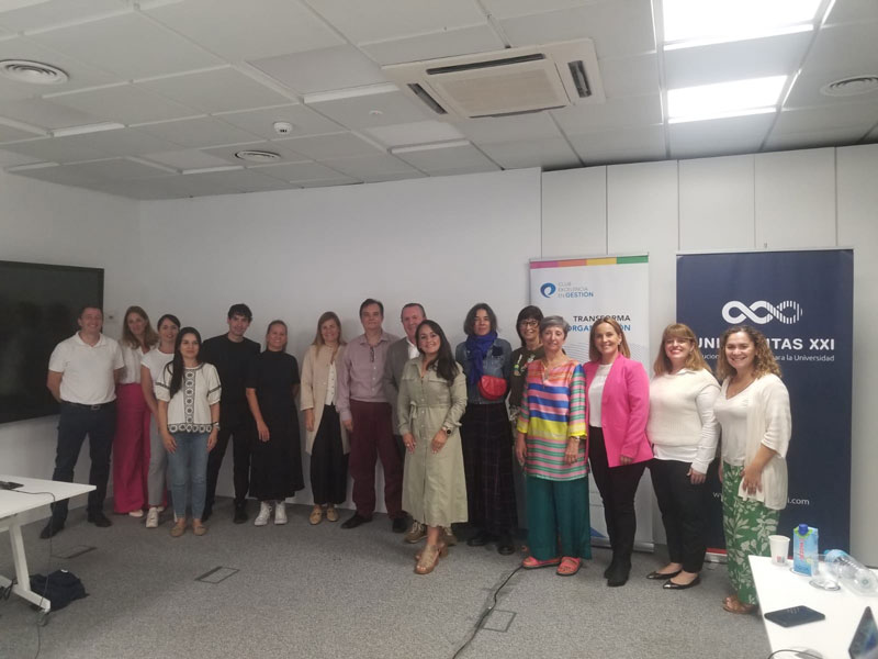 Foto de familia Sello-EFQM-UNIVERSITASXXI