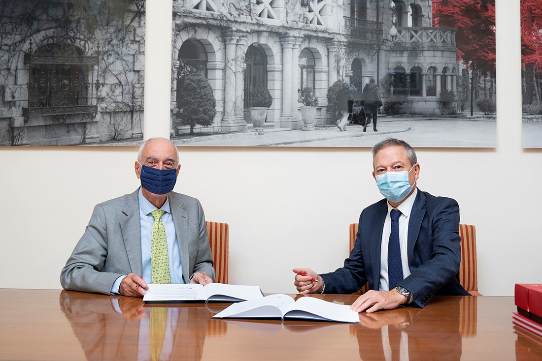 Participantes en al firma convenio