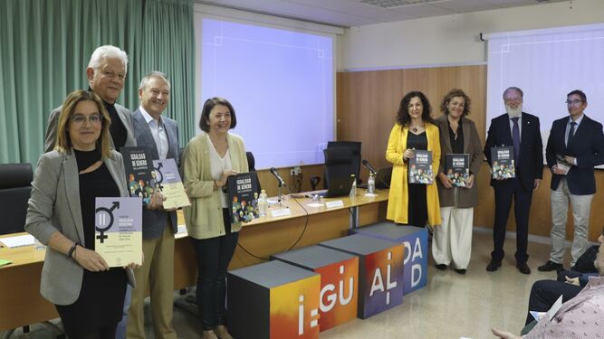 Foto de familia libro blanco Huelva